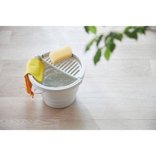 折畳めるバケツ 8L トレー付