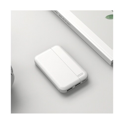 モバイルバッテリー 5,000mAh ホ
