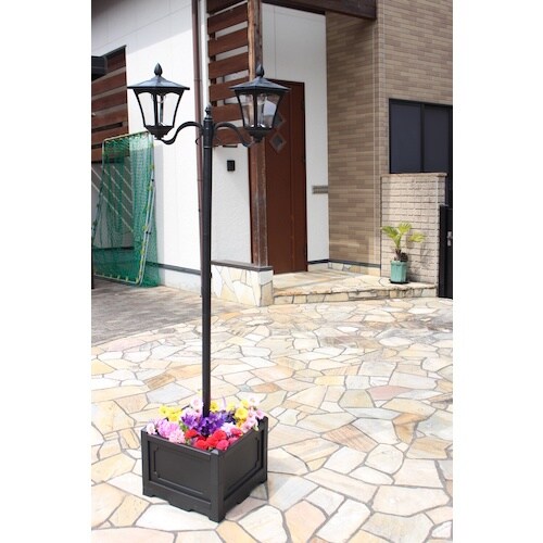 TASSCOM 四角い鉢付きソーラー街灯 2灯