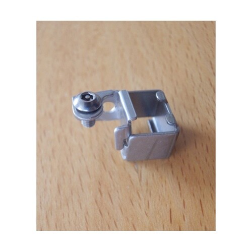 LANケーブルロック(特殊ねじ鍵型) L