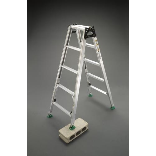 はしご兼用脚立(調整脚) 1.52−1.95m