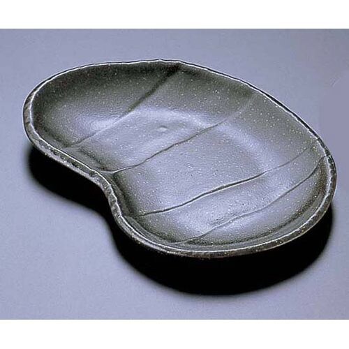 黒釉そら豆型取皿 T03−123