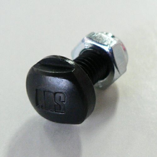 QT センタ−ネジナット