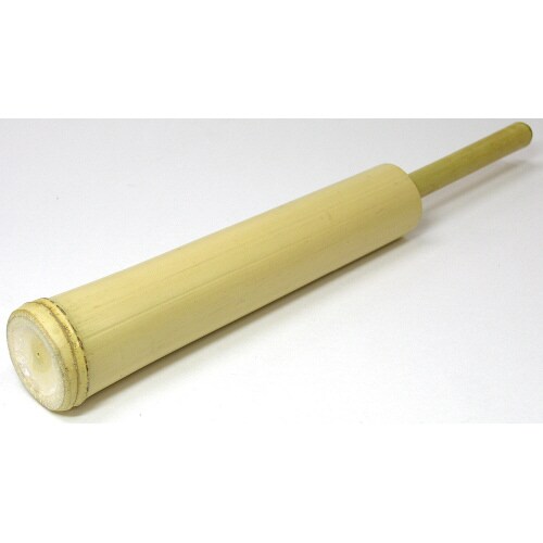 竹でできた水てっぽう