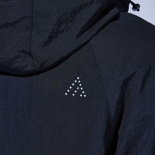 ジップアップパーカ