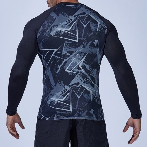 クルーネックシャツ