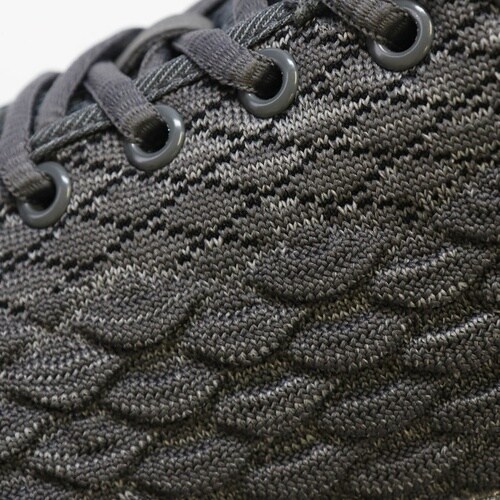 プロテクティブ スニーカー