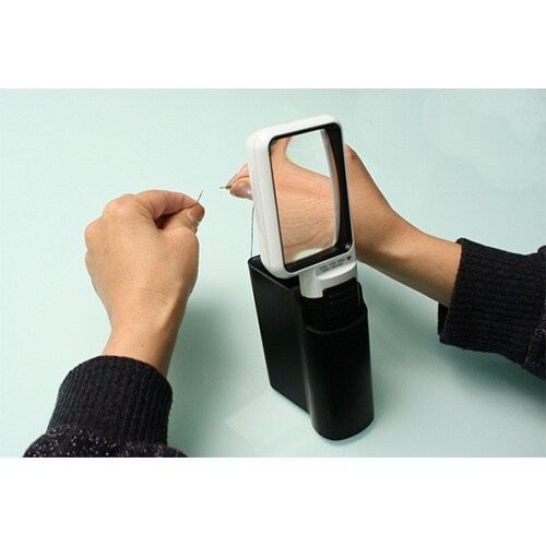 ルーペ(LEDライト付・角形) EA756C−36