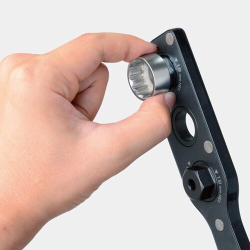 ソケット EA813A−324