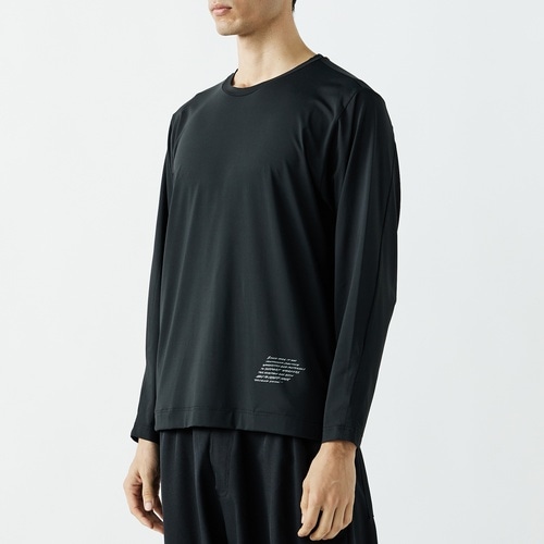 クルーネックシャツ