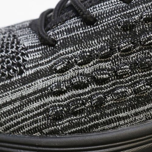 プロテクティブ スニーカー