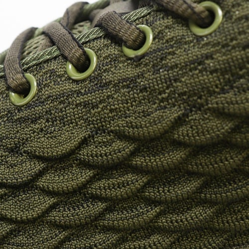 プロテクティブ スニーカー