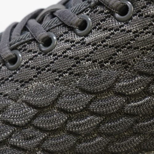 プロテクティブ スニーカー