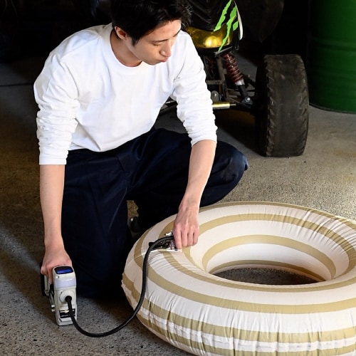 充電式空気入れ バッテリー・充電器付