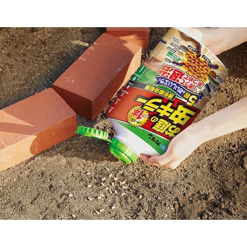 フマキラー カダン お庭の虫キラー誘引殺虫剤700