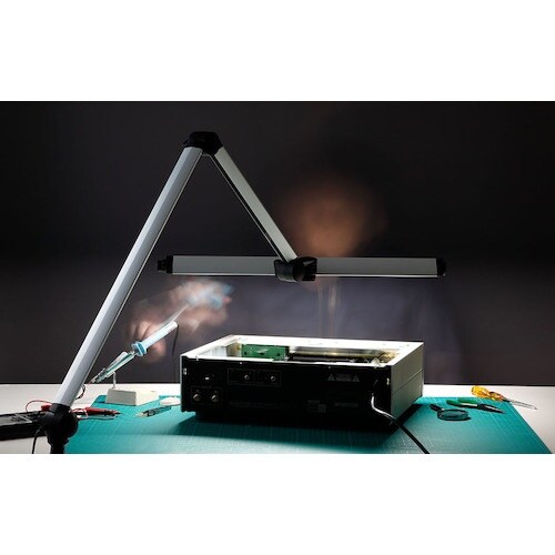 山田 LEDデスクライト