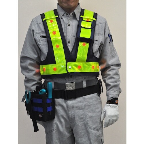 ミズケイ 多機能ベスト「光るんです」ショート丈<紺