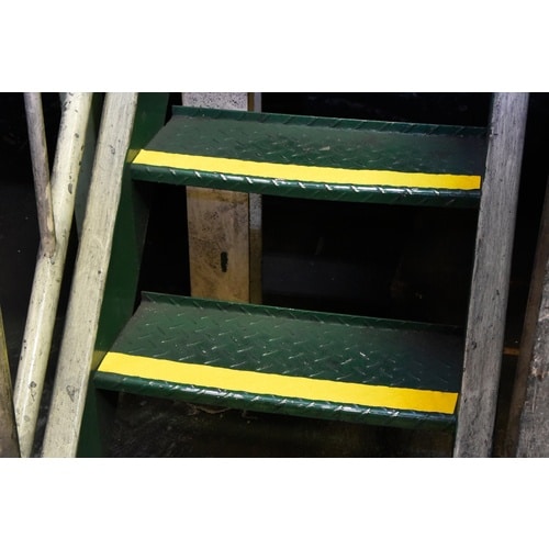 緑十字 滑り止めラインテープ(重歩行タイプ) 黄