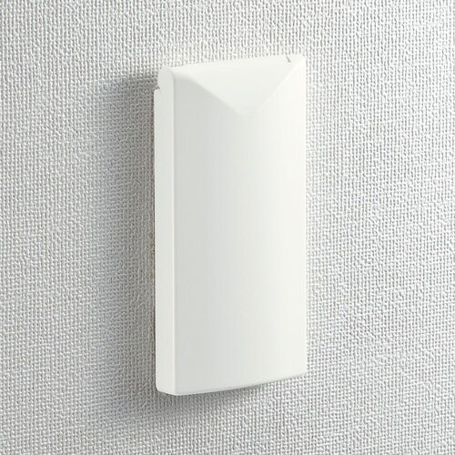 SANWA 鍵無しセキュリティスリムコンセントカバ