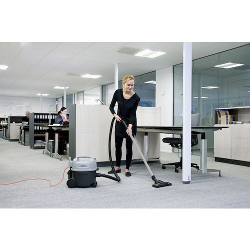 Nilfisk 業務用掃除機 VP300 (乾式)