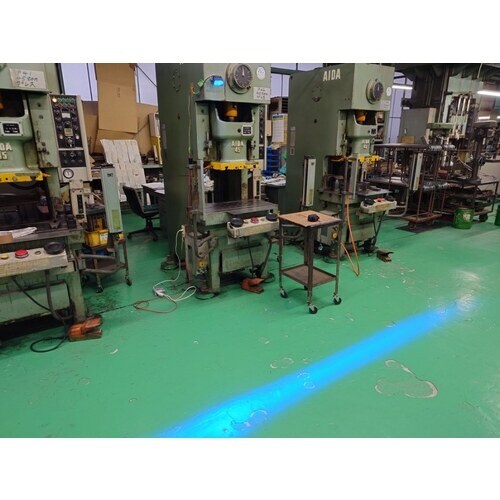 青木製作所 フォークリフト向け LEDラインライト