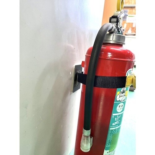 ティーエフサービス 転倒防止粘着商品 消火器ガード