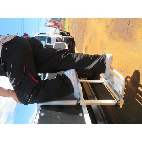 アイガーツール トラックステップ2