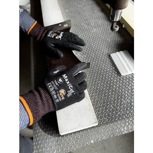 エーティージー 耐切創手袋 マキシカット・ウルトラ