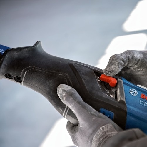 ボッシュ 18Vコードレスセーバーソー+バッテリー