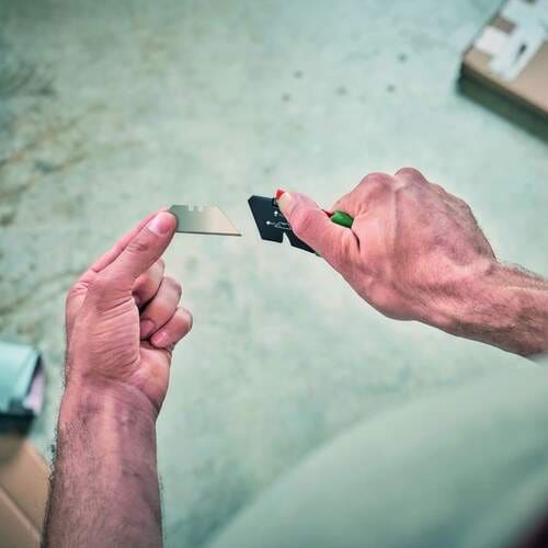 ボッシュ 折り畳み式ナイフ