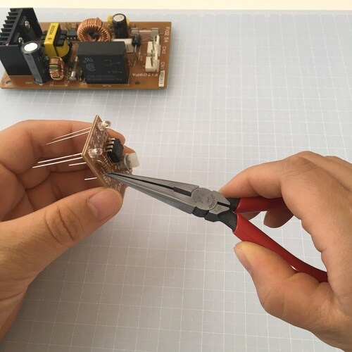 Victor 弱電ラジオペンチ(樹脂カバー)