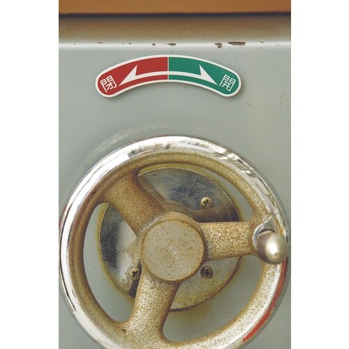 緑十字 機器銘板(矢印銘板) 閉(赤)⇔開(緑)