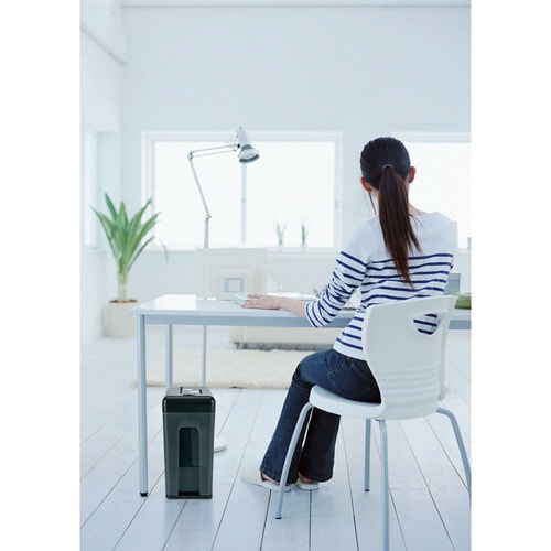 パーソナルシュレッダ ノイズレス スリム/ブラック