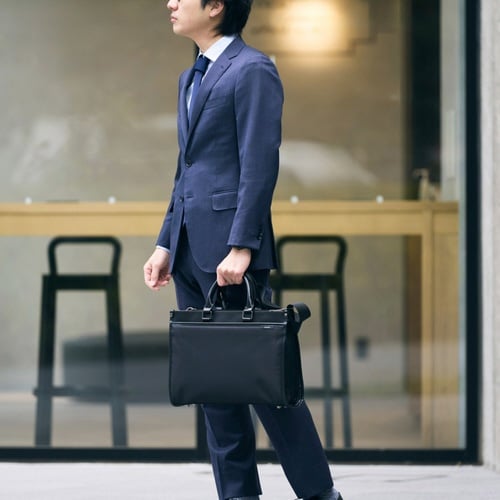 ビジネスバッグ 2way 自立 13.3インチ 黒