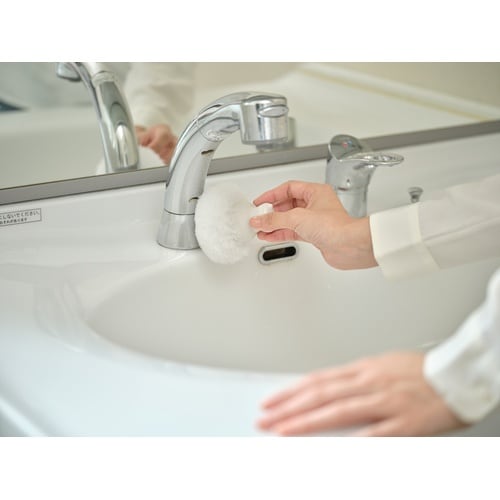 バスボン 洗面台ポンポン持ち手付 ホワイト