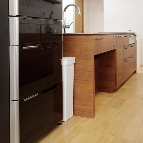 ソロウ フクロラクダクト スリム 40L ホワイト