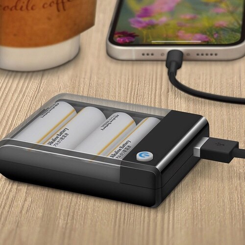 乾電池式充電器1A出力黒×2