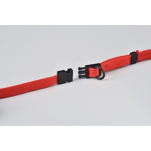 緑十字 吊り下げ名札 本体:クリア ストラップ:赤