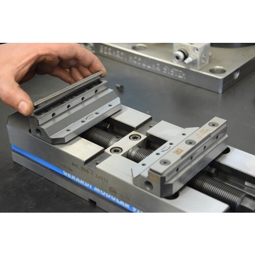 ジェラルディ コンパクトGバイス用 ダブテール口金