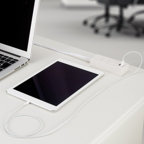 YAZAWA 両挿しUSBタップ2個口2mホワイト