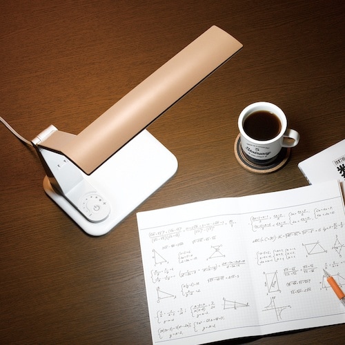 YAZAWA LED学習スタンドライトコンセント付