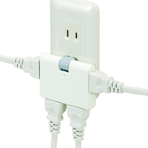 YAZAWA 4個口コーナータップホワイト