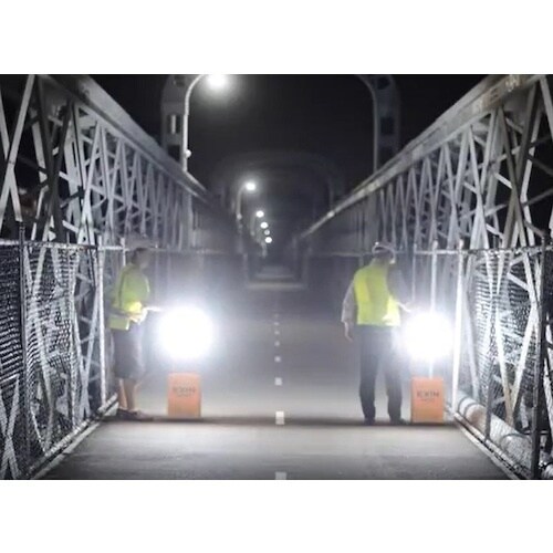 EXINライト 充電式ポータブル投光器 イクシンラ