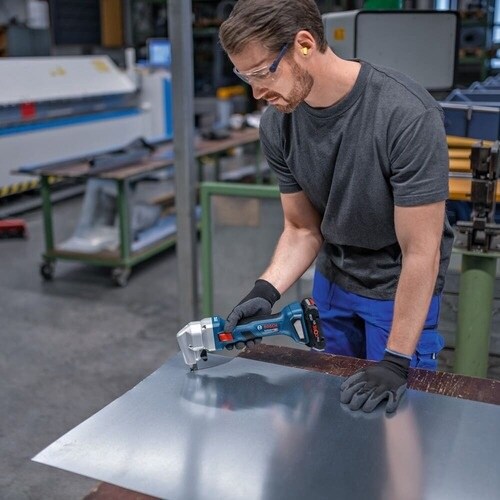 ボッシュ 18Vコードレスニブラ+バッテリー充電器