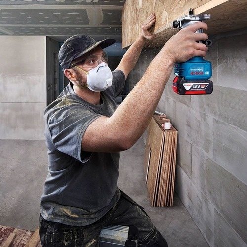 ボッシュ コードレストリマー