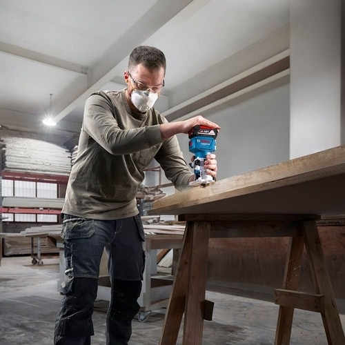 ボッシュ コードレストリマー