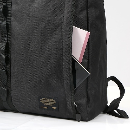 カジメイク バックパック カモフラ 20L