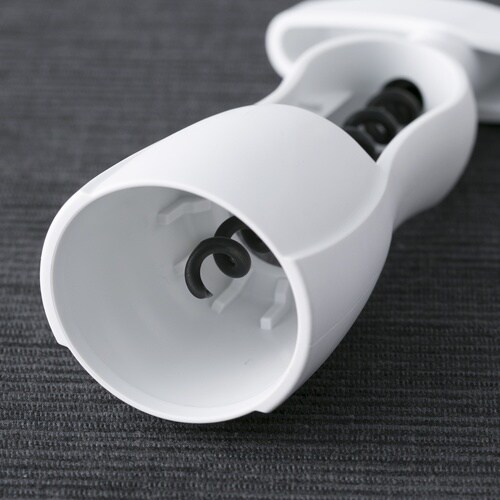 まわすと抜けるコルク抜き