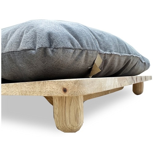 天然木を使用した猫家具 ローベッド