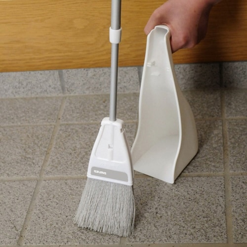 ほうきちりとりセット プチチリトーレ